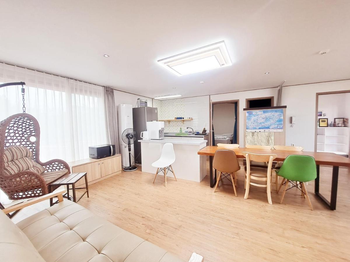 Jeju Gillime Pension מראה חיצוני תמונה