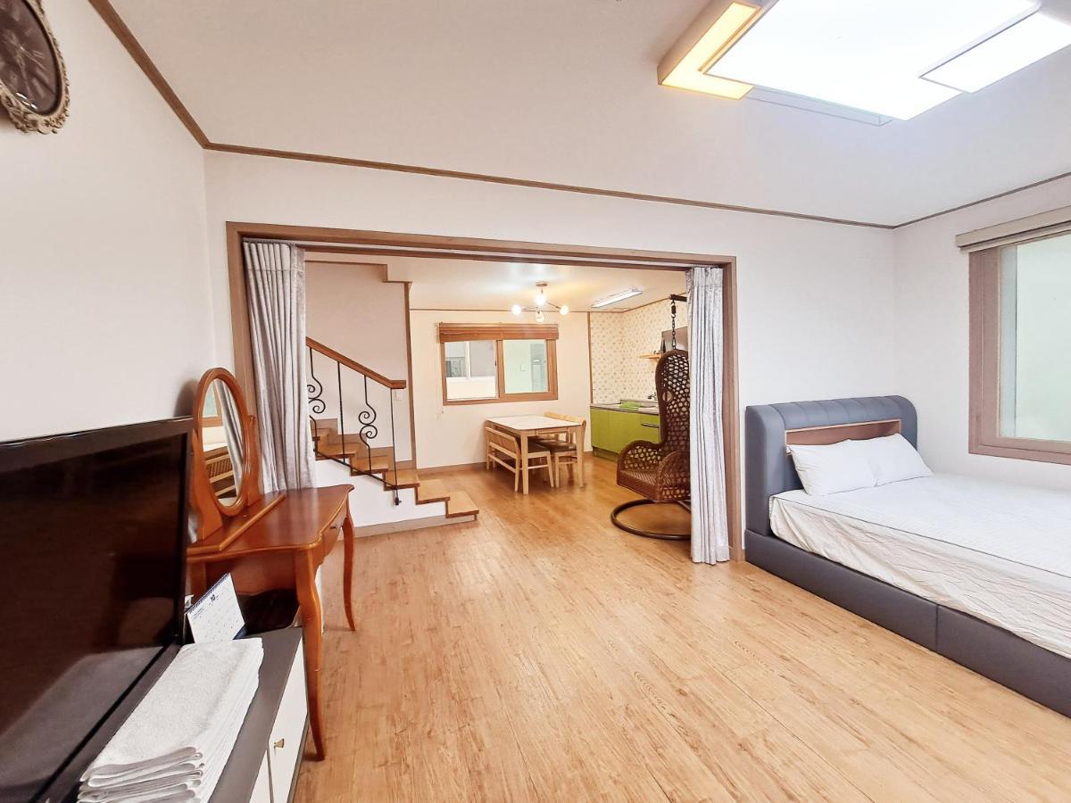 Jeju Gillime Pension מראה חיצוני תמונה