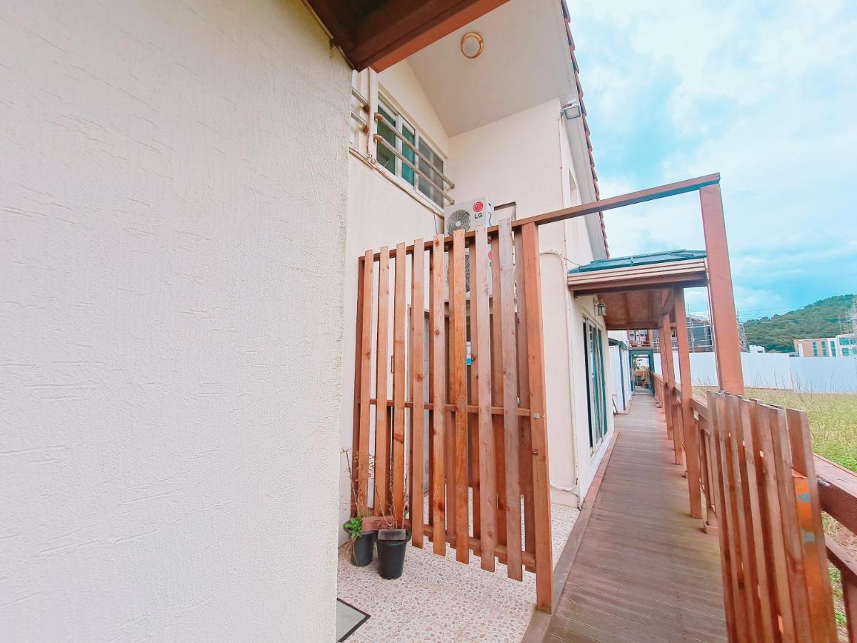 Jeju Gillime Pension מראה חיצוני תמונה