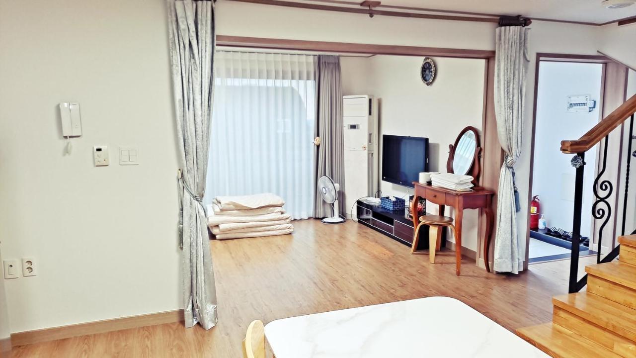 Jeju Gillime Pension מראה חיצוני תמונה